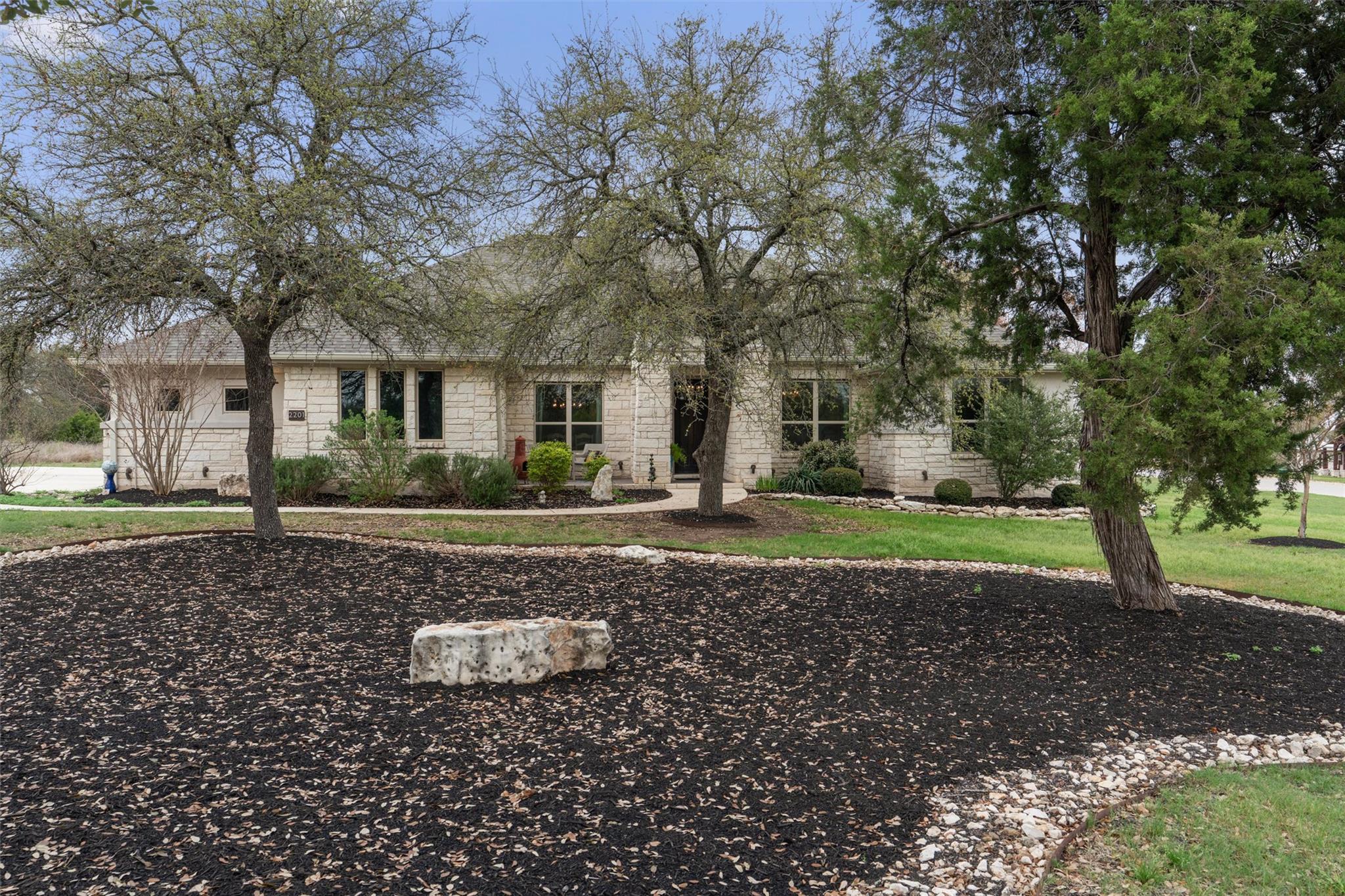 2201 Live Oak RD