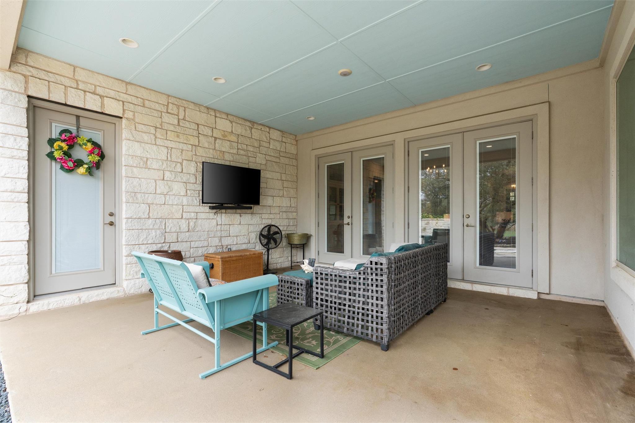 2201 Live Oak RD