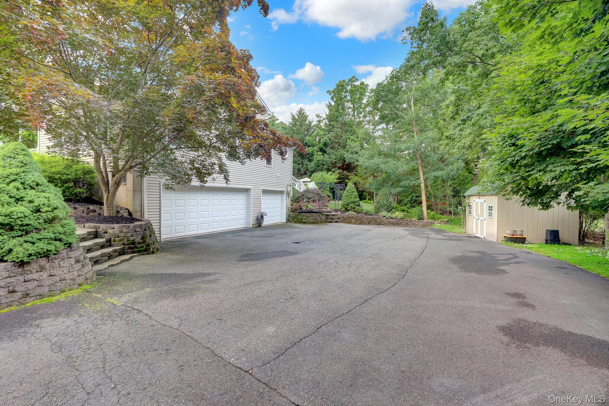 4 Apple Lane