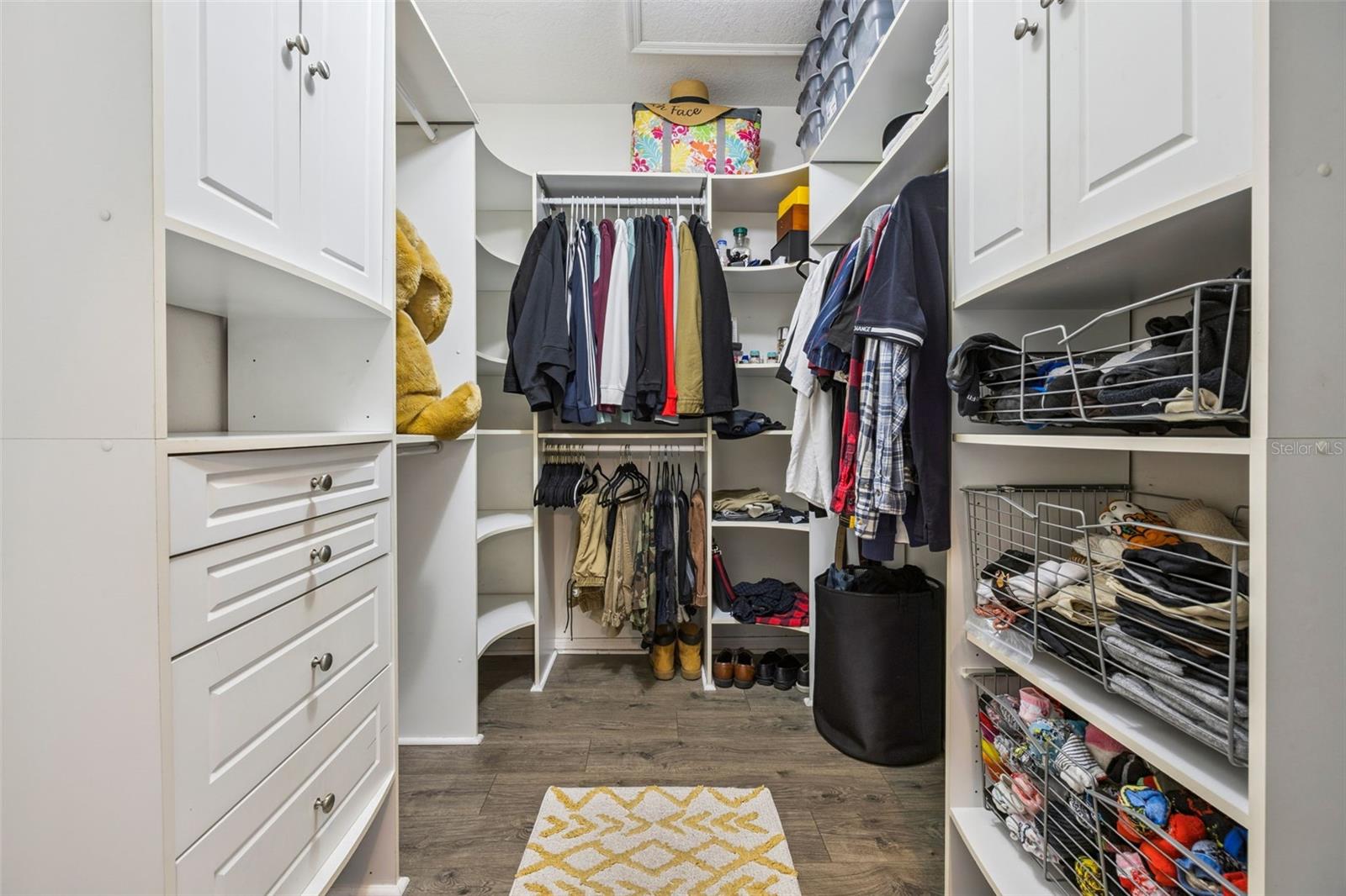 2207 JESSICA LN