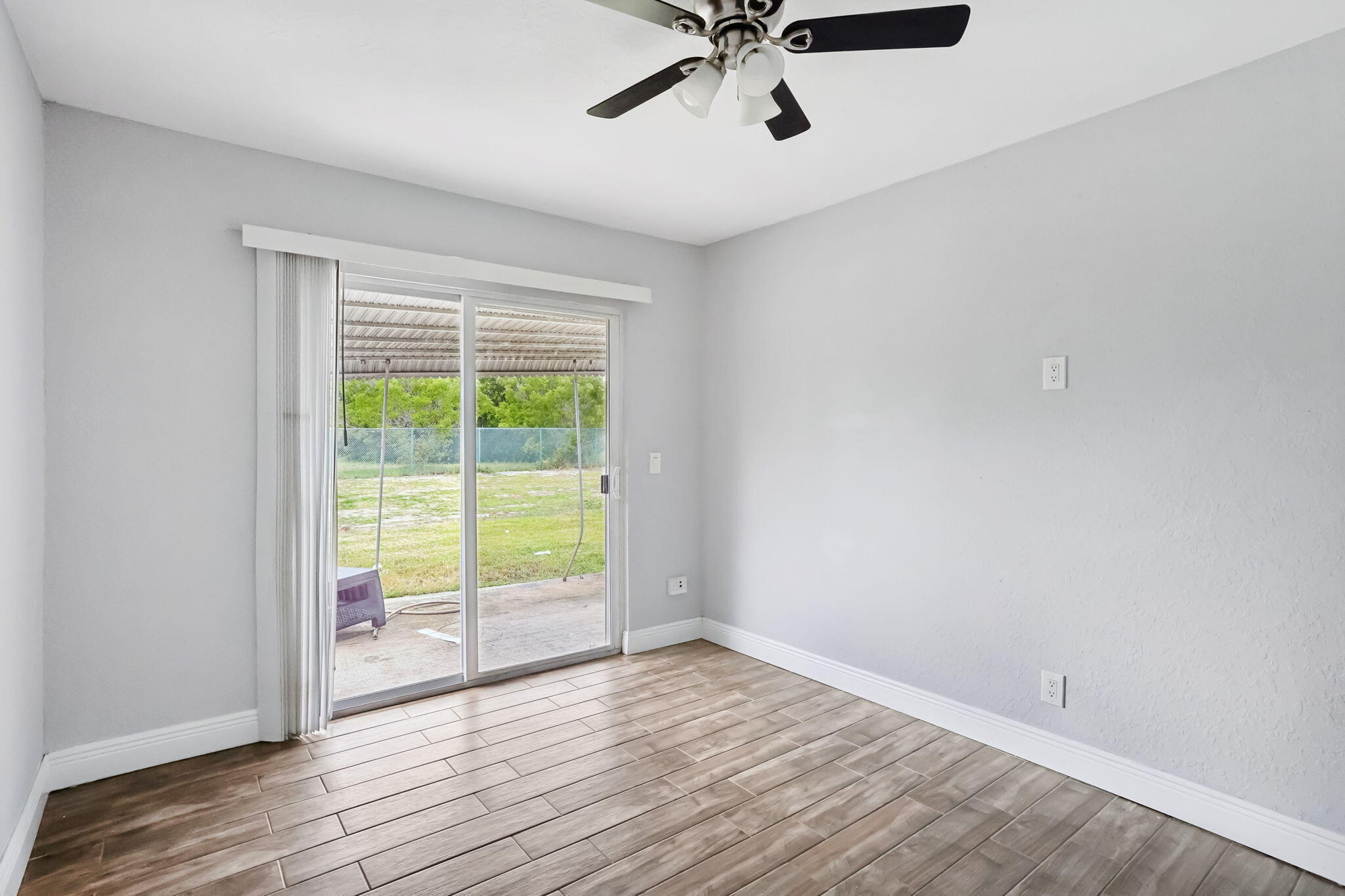 2227 NE 3rd Avenue 1