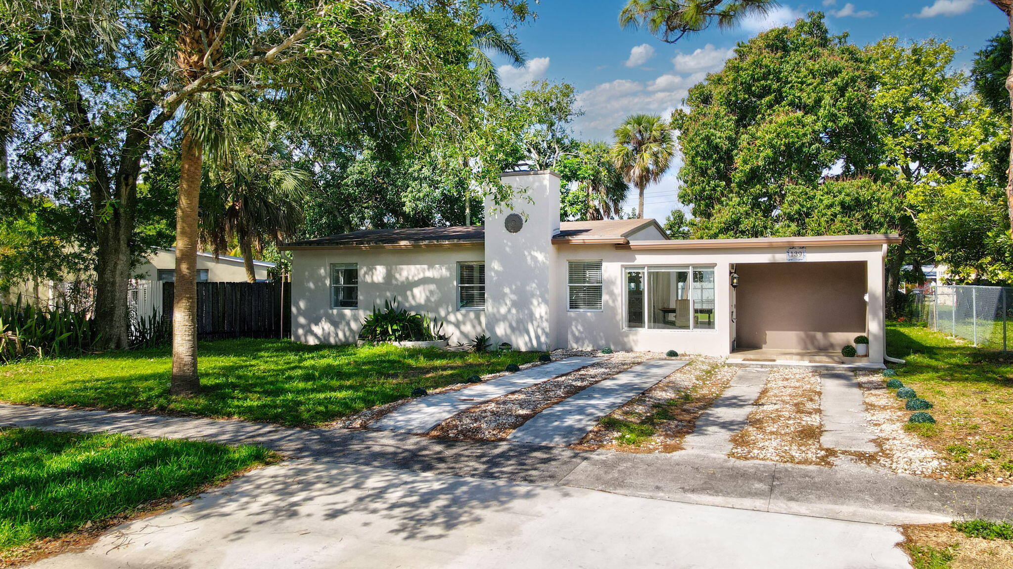 139 SW 21st Way