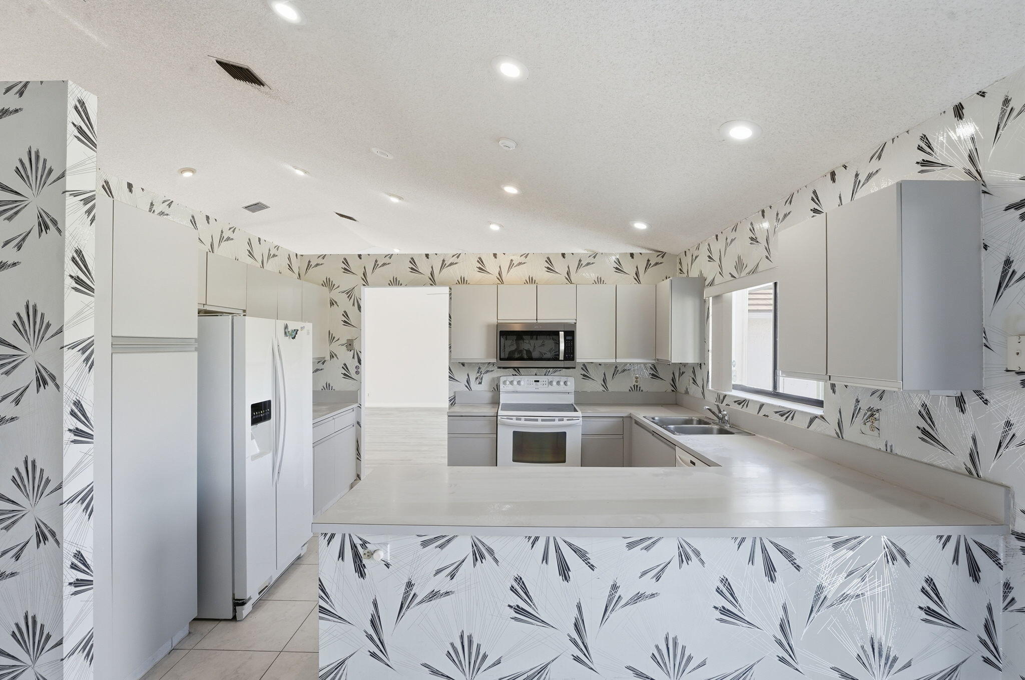 9476 El Clair Ranch Road