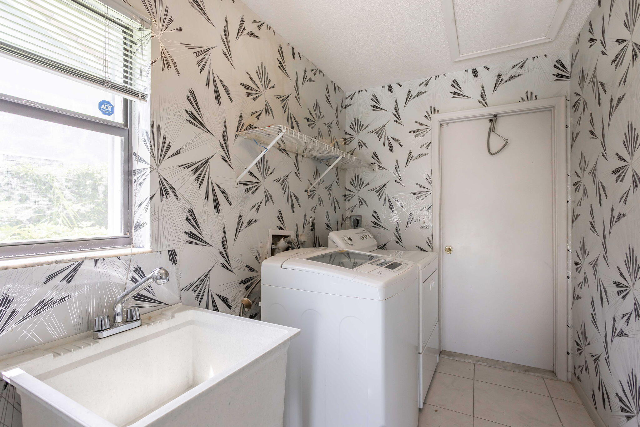 9476 El Clair Ranch Road