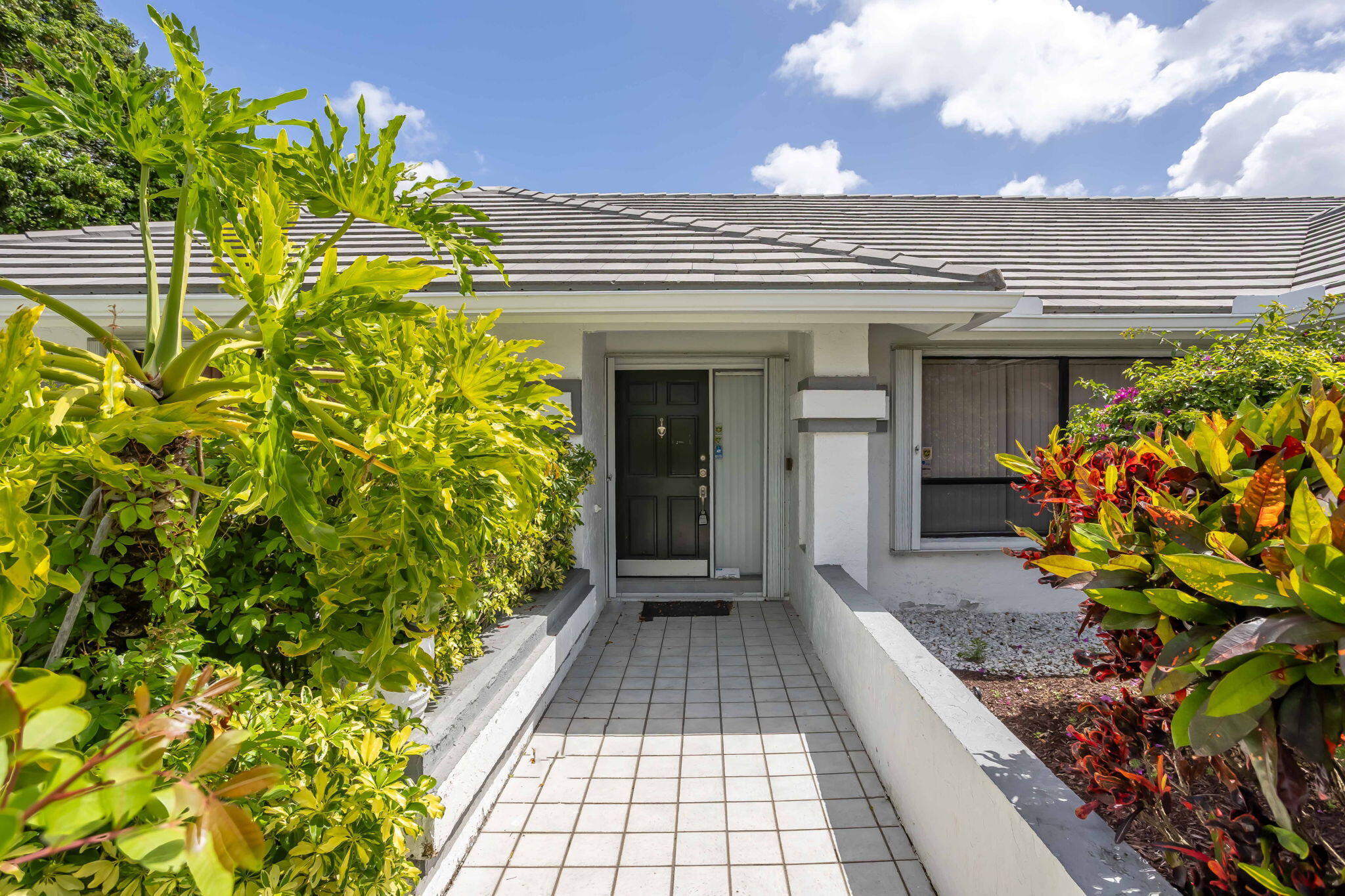 9476 El Clair Ranch Road