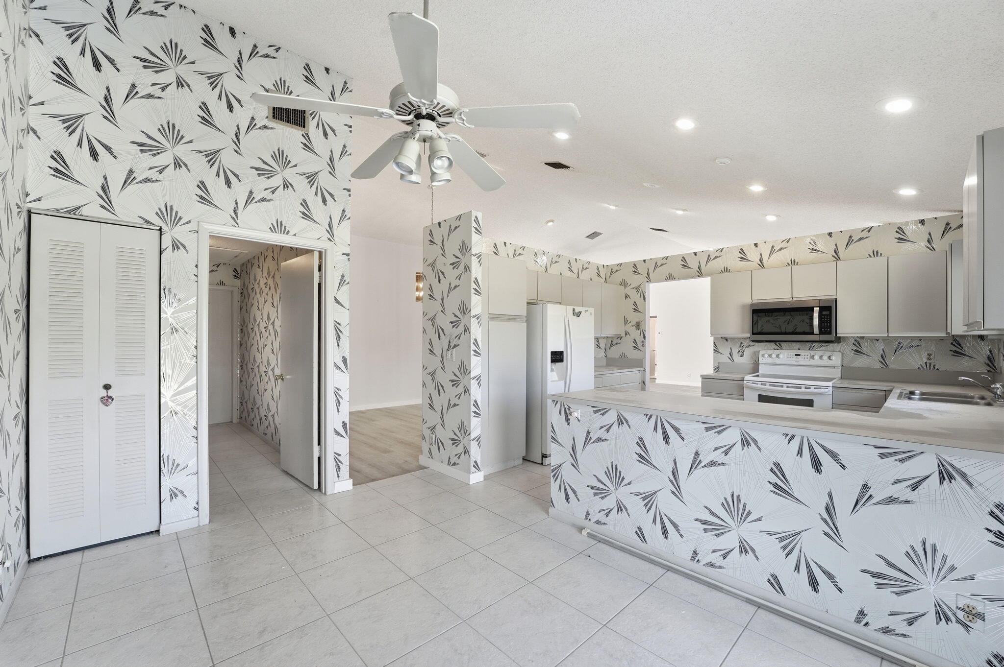 9476 El Clair Ranch Road
