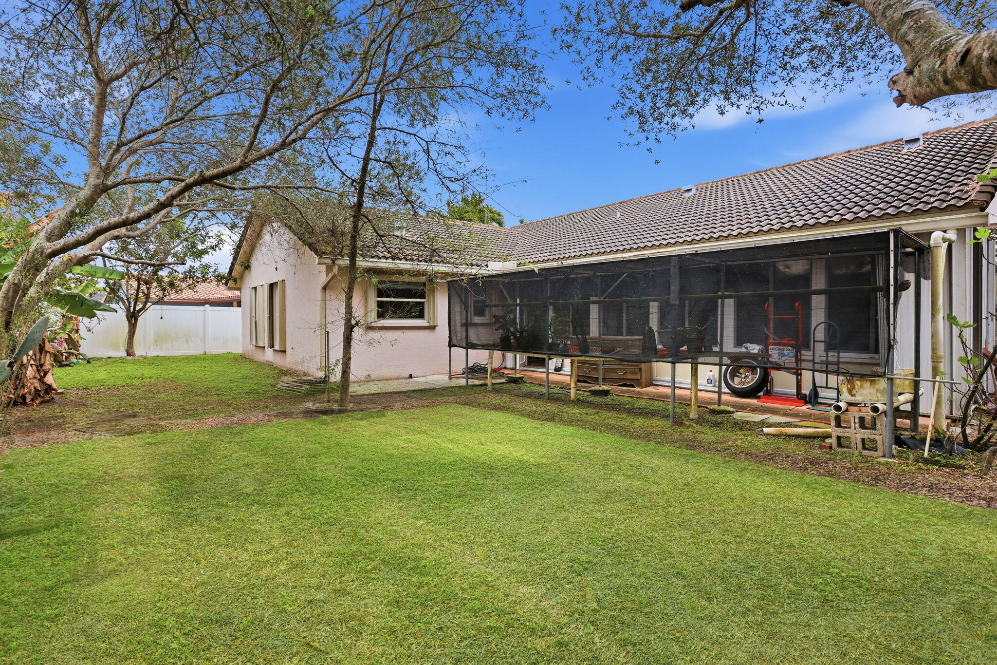 2171 NW 76th Avenue