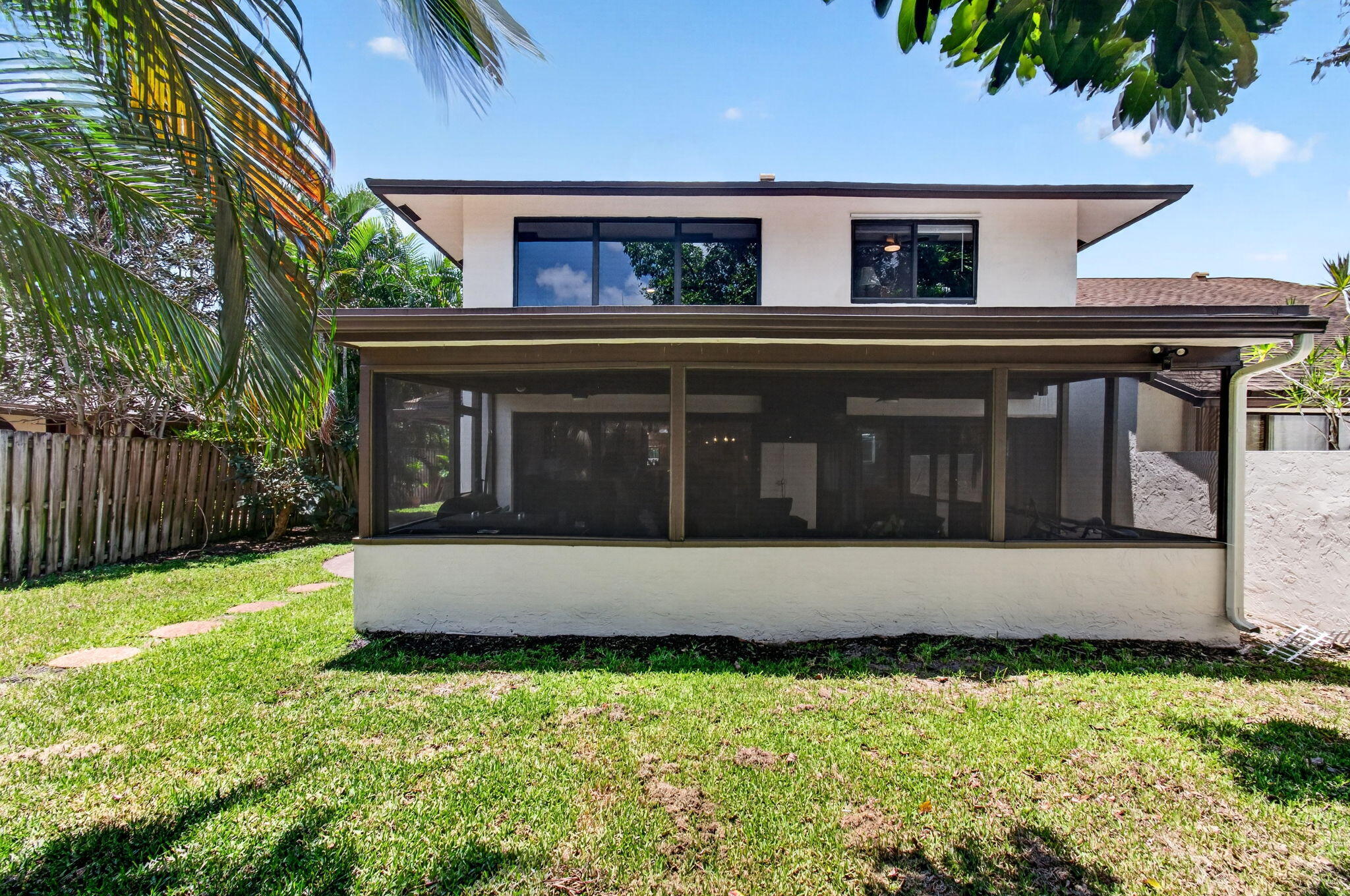 2745 SW 6th Street