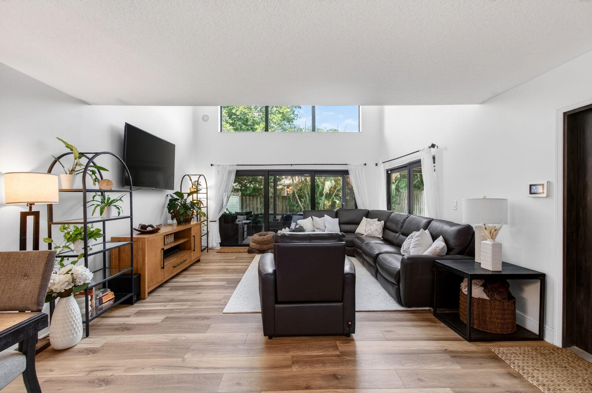 2745 SW 6th Street