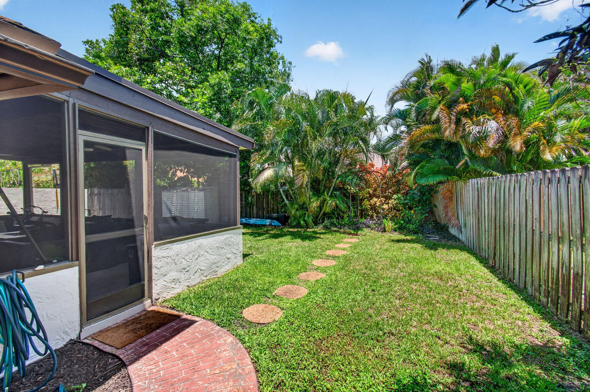 2745 SW 6th Street