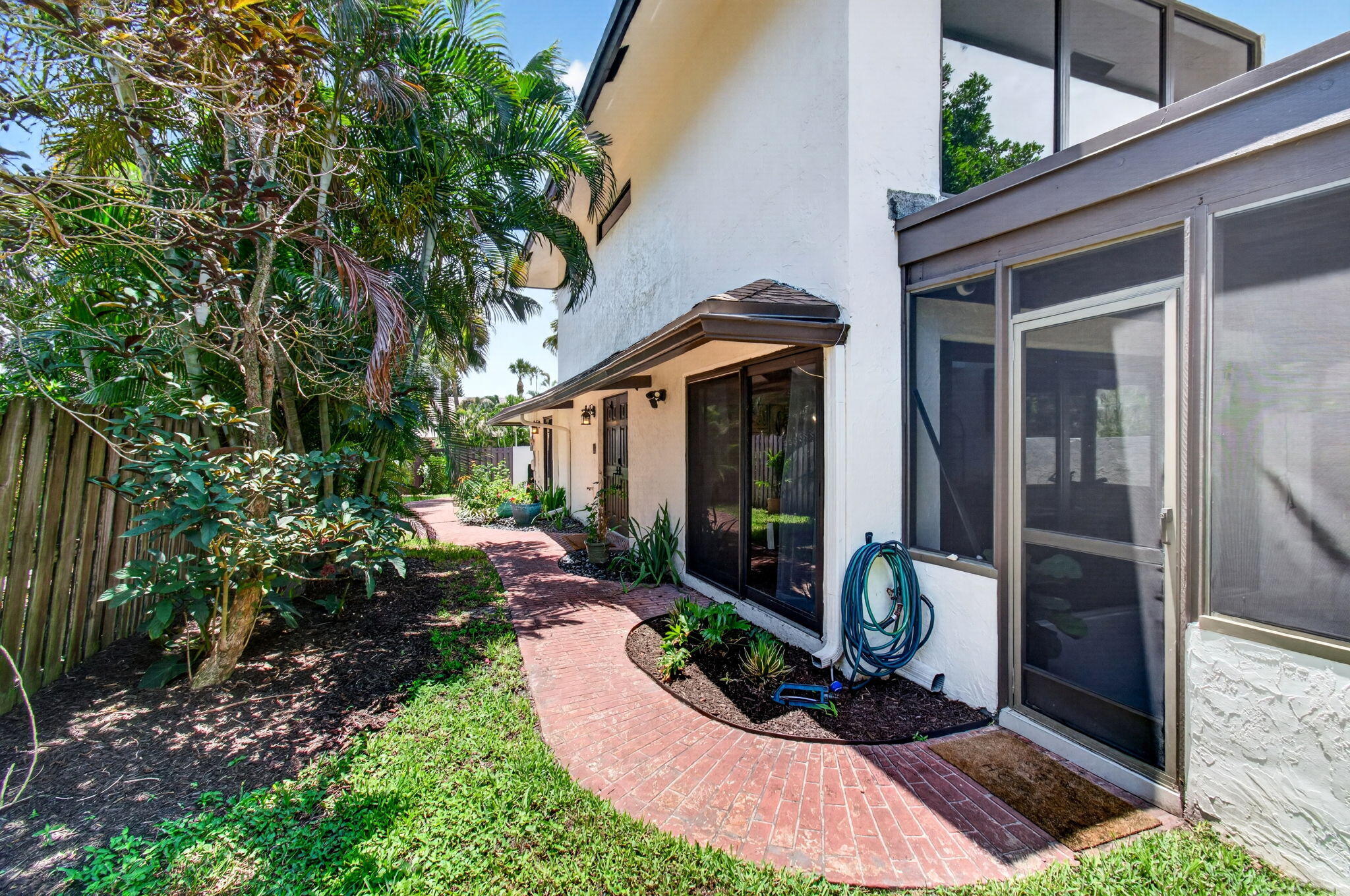 2745 SW 6th Street