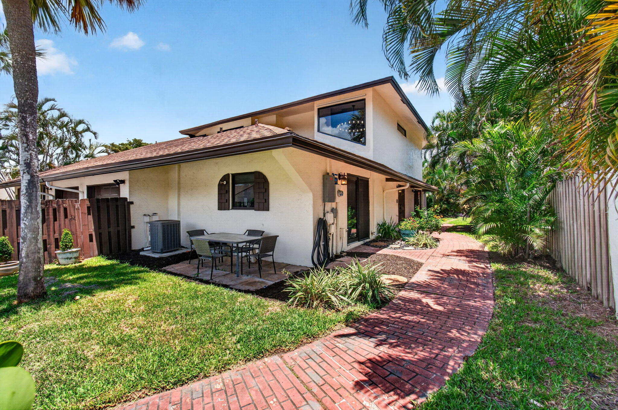 2745 SW 6th Street