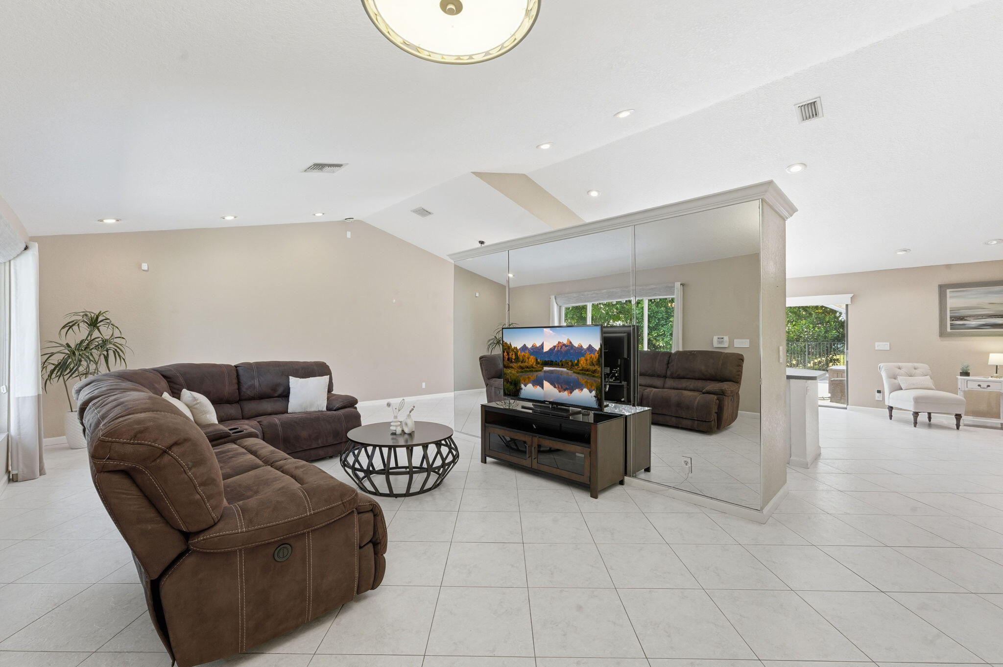 9577 Majestic Way