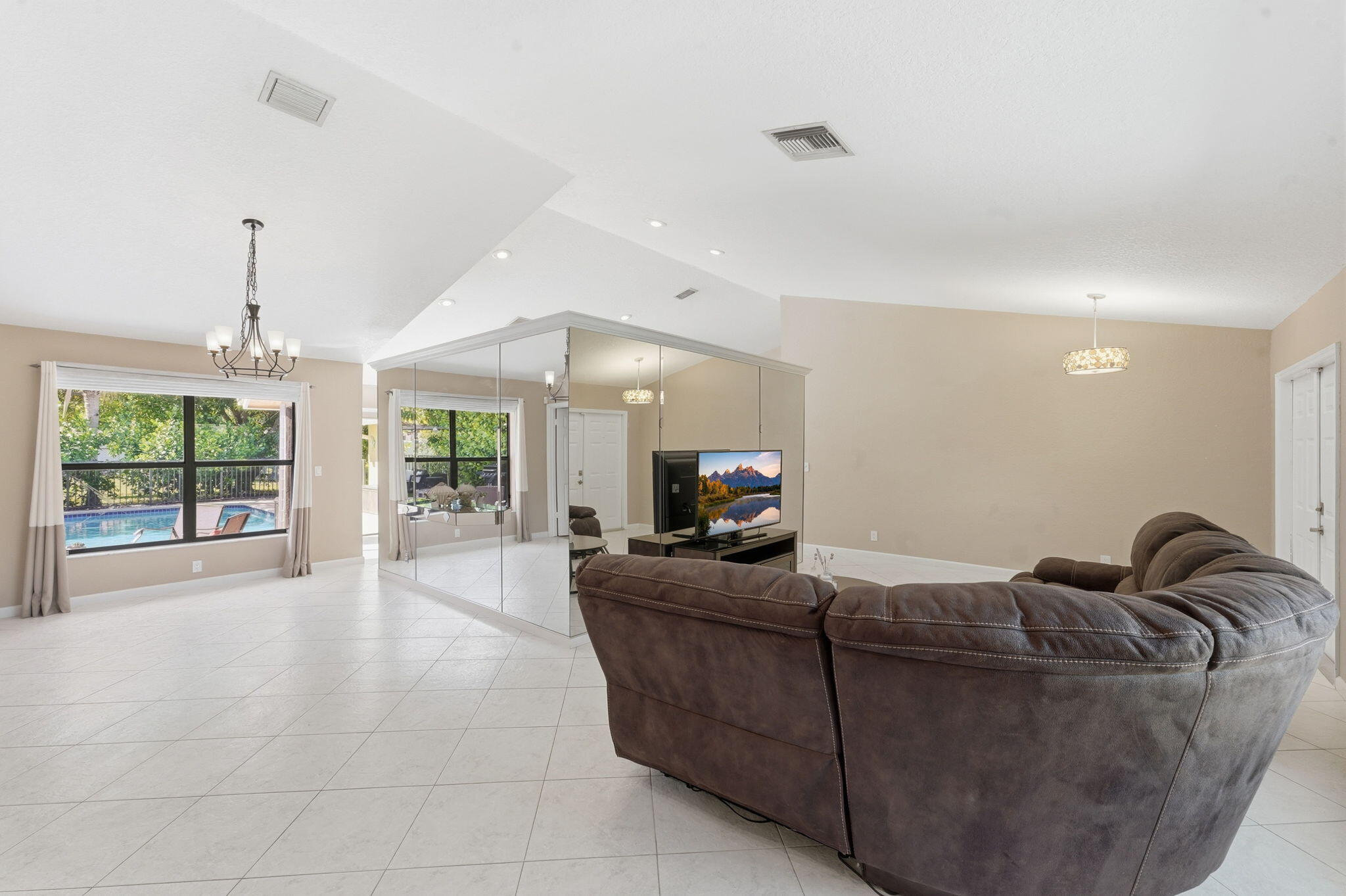 9577 Majestic Way