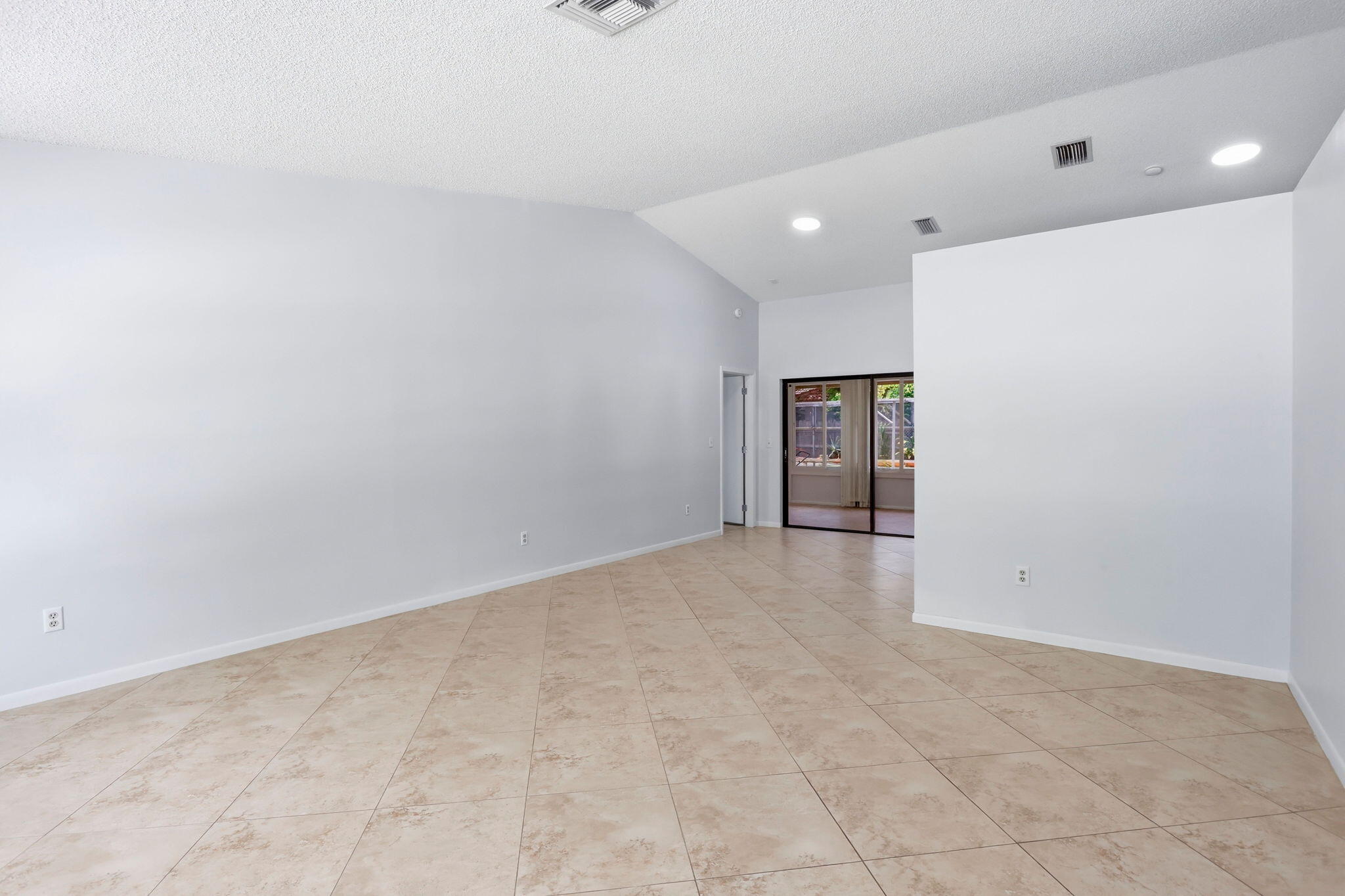 2171 NW 76th Avenue