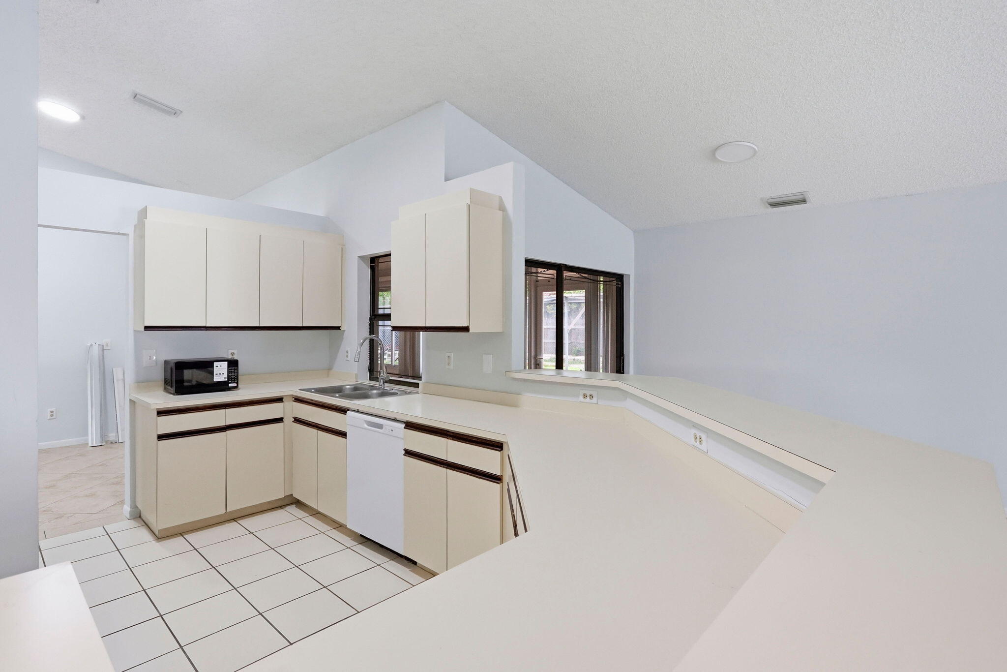 2171 NW 76th Avenue
