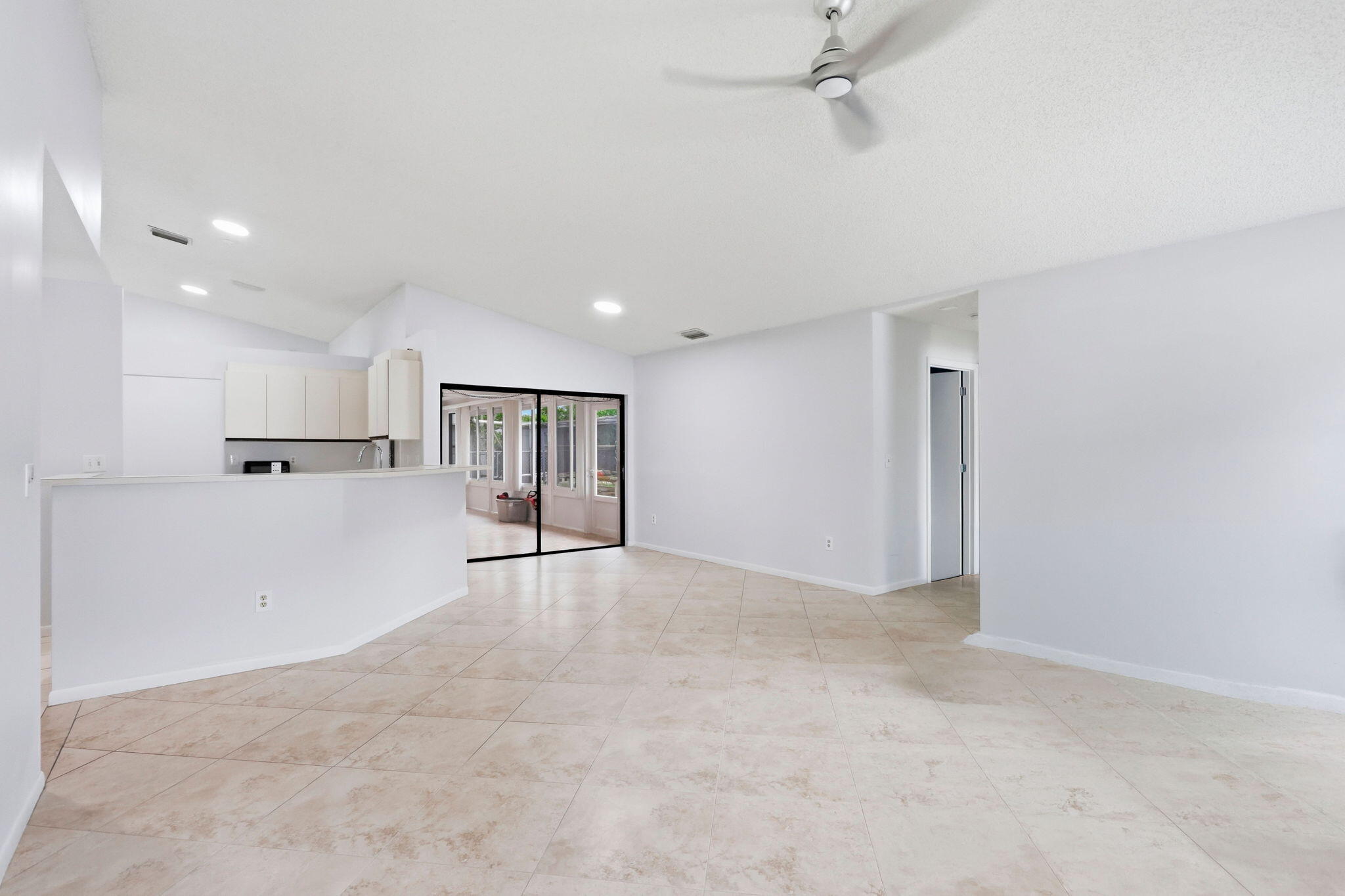2171 NW 76th Avenue