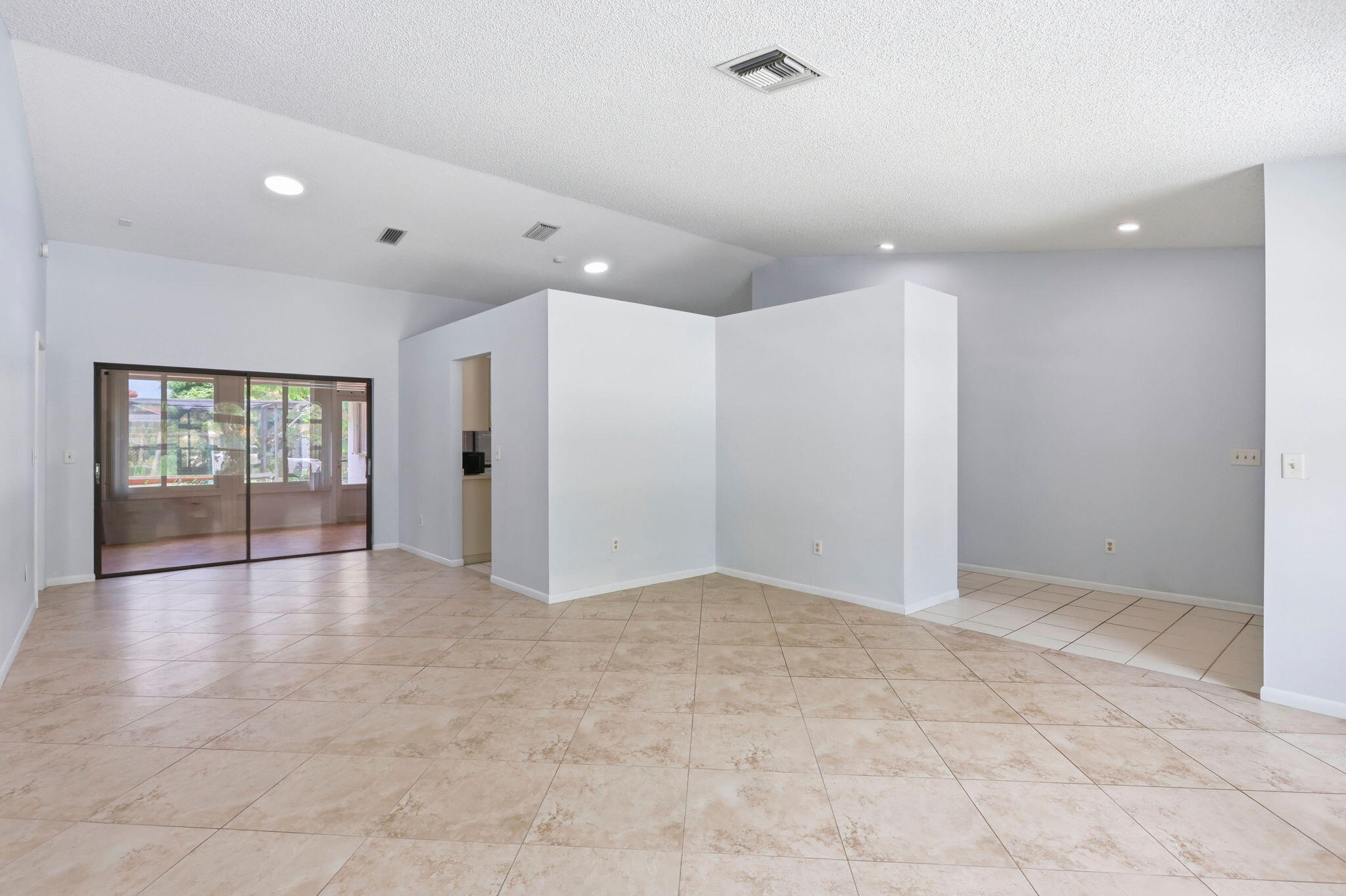 2171 NW 76th Avenue