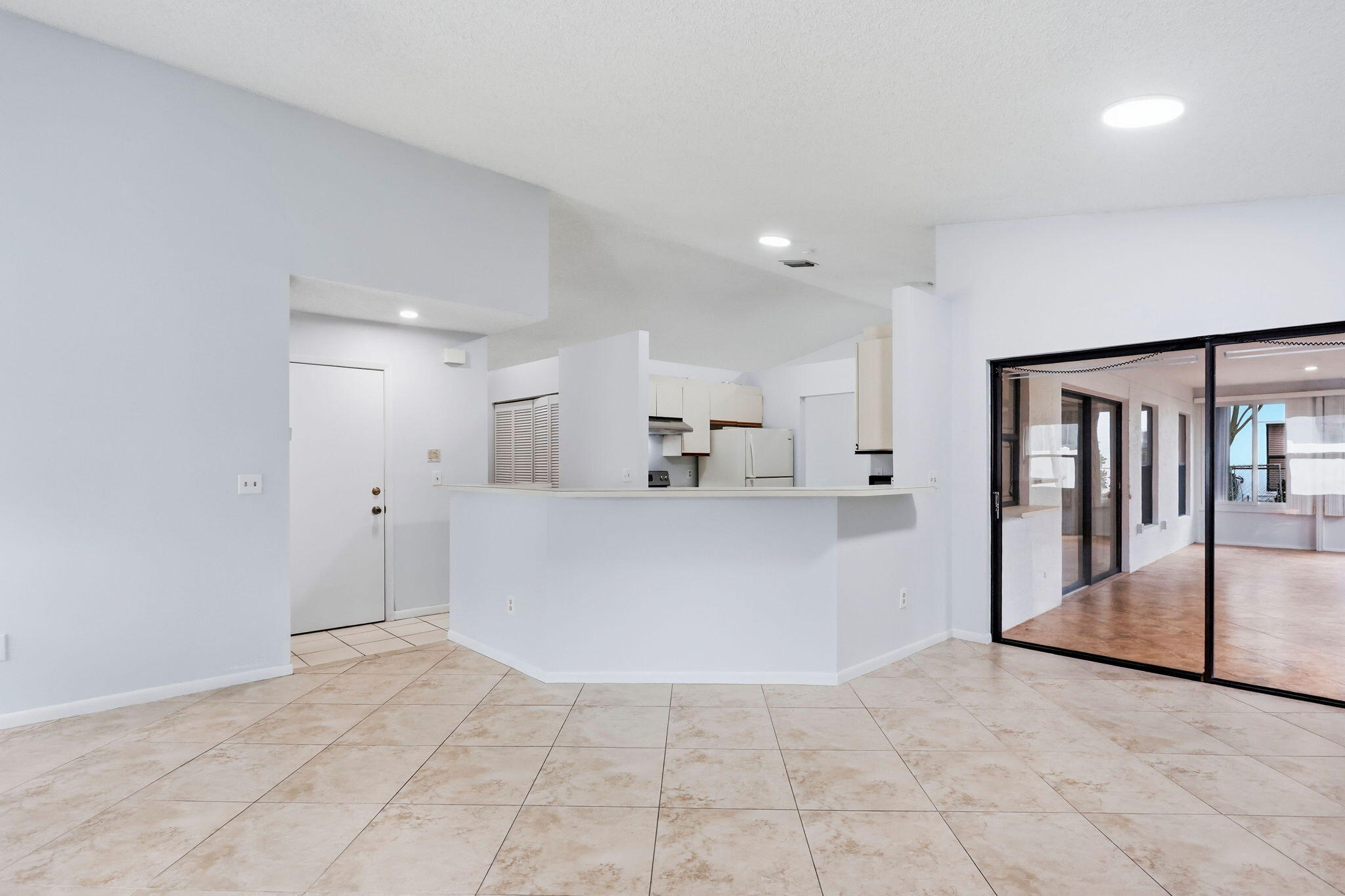 2171 NW 76th Avenue