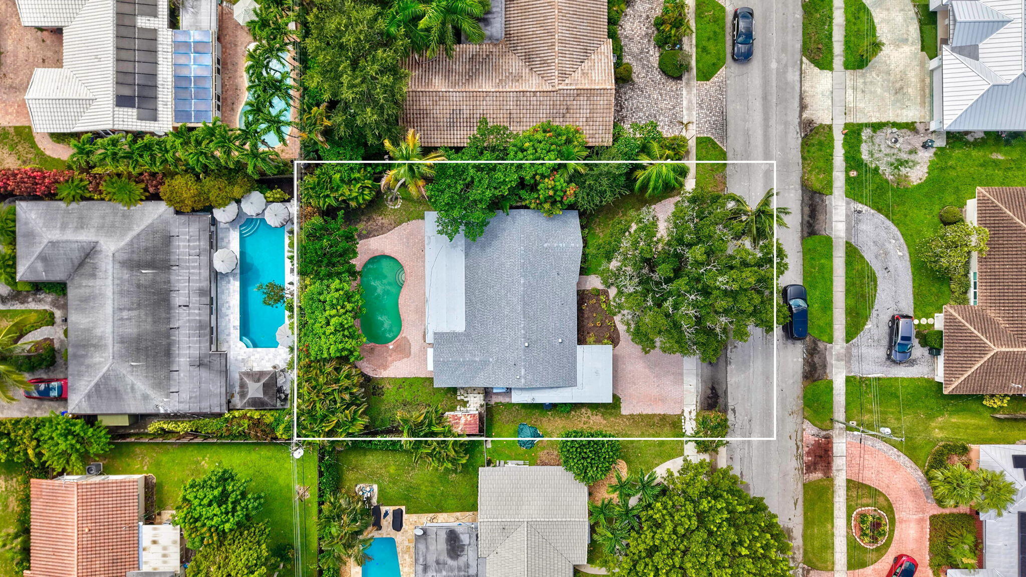 898 SW 10th Avenue