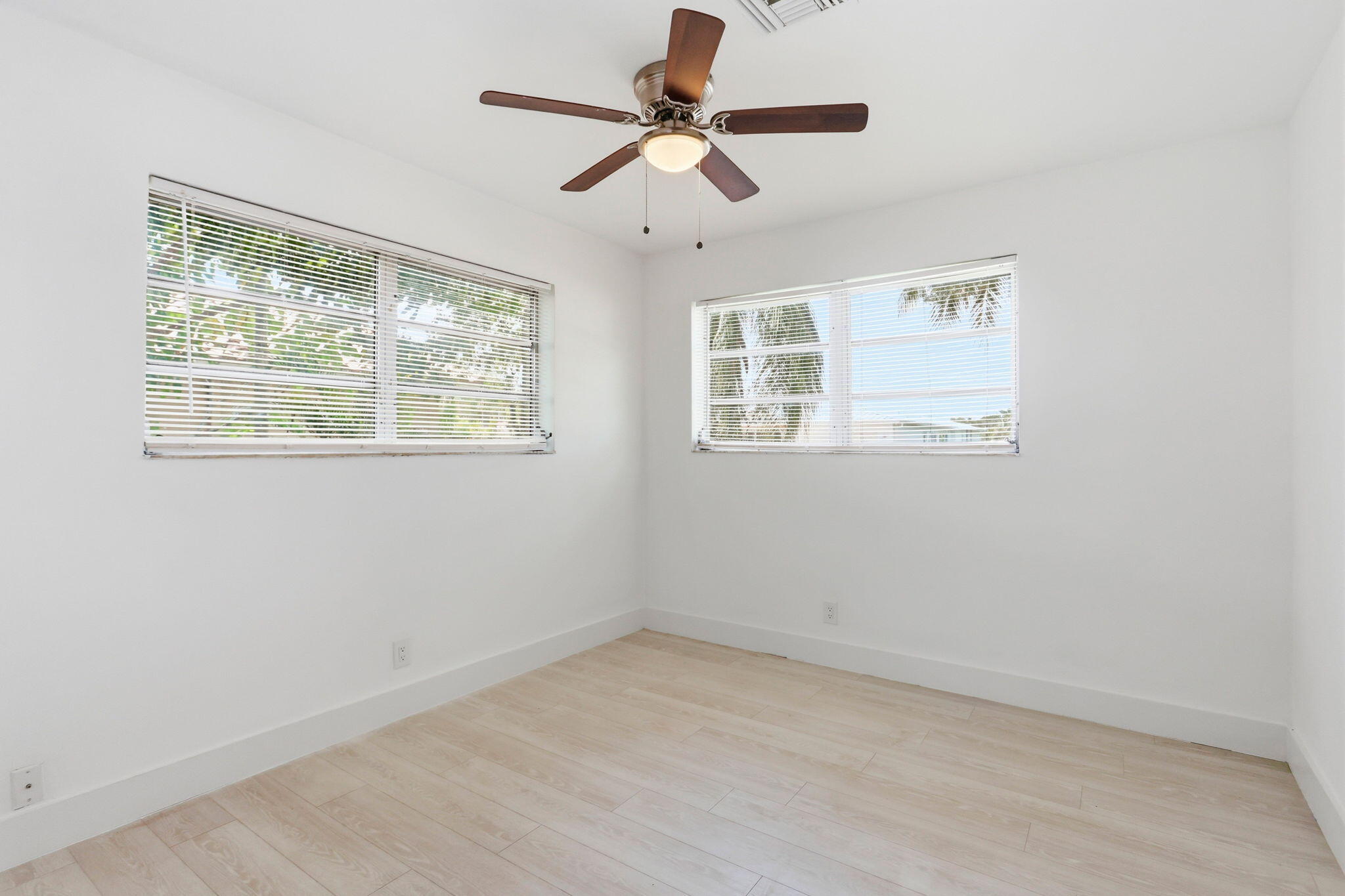 898 SW 10th Avenue