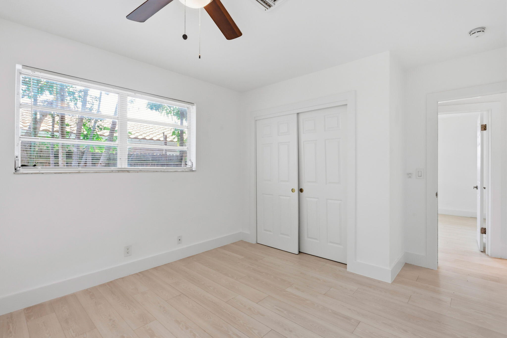 898 SW 10th Avenue