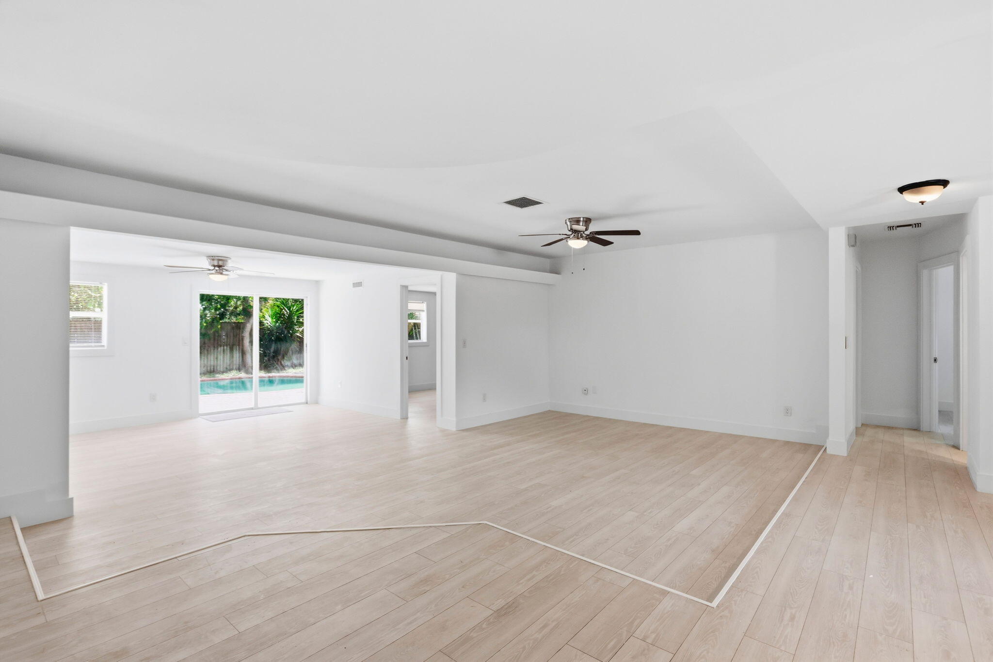 898 SW 10th Avenue
