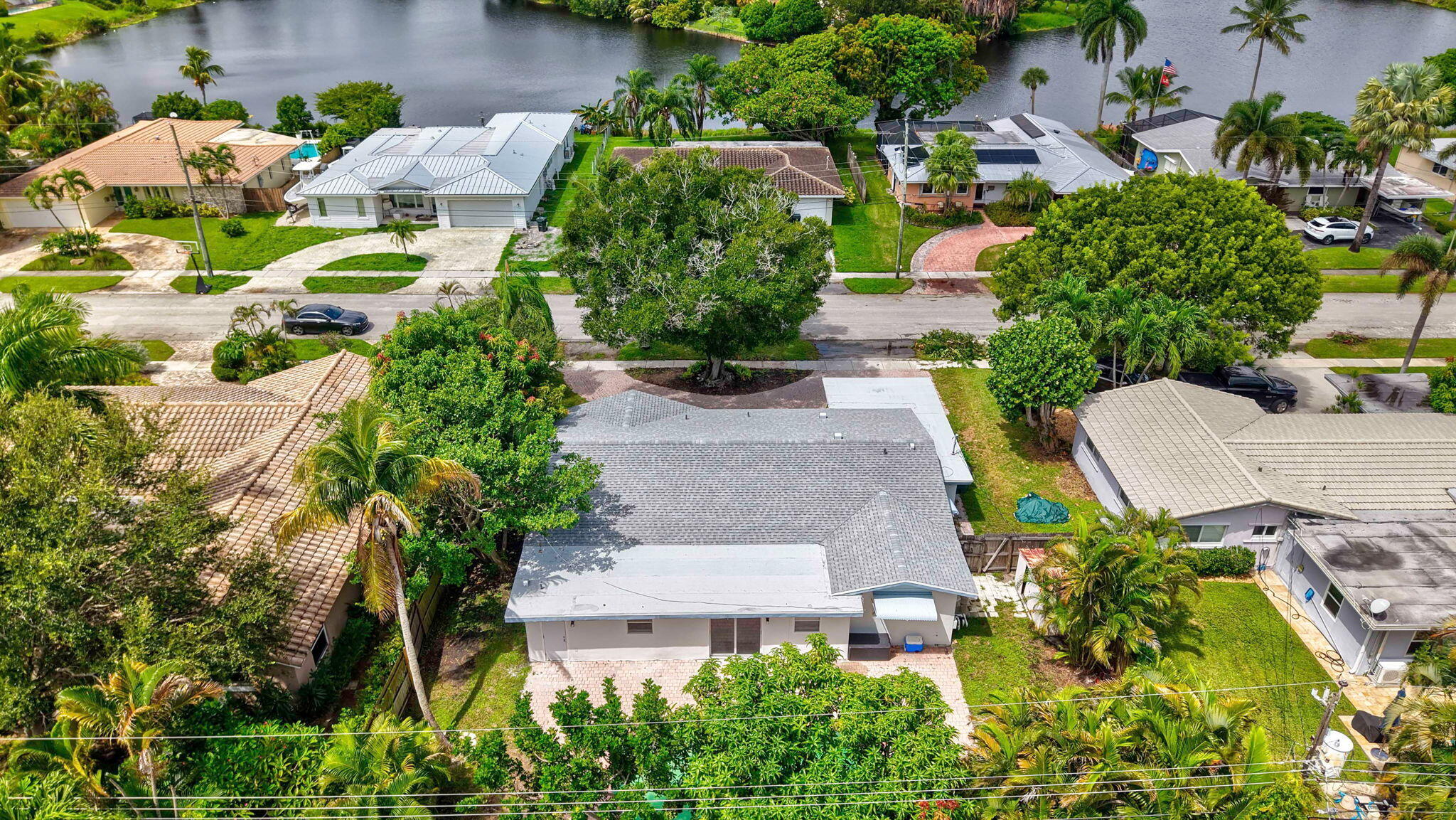 898 SW 10th Avenue