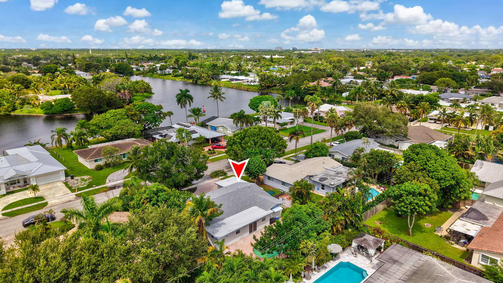 898 SW 10th Avenue