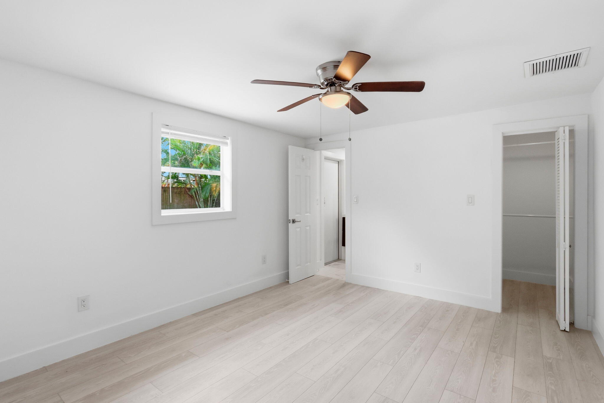 898 SW 10th Avenue