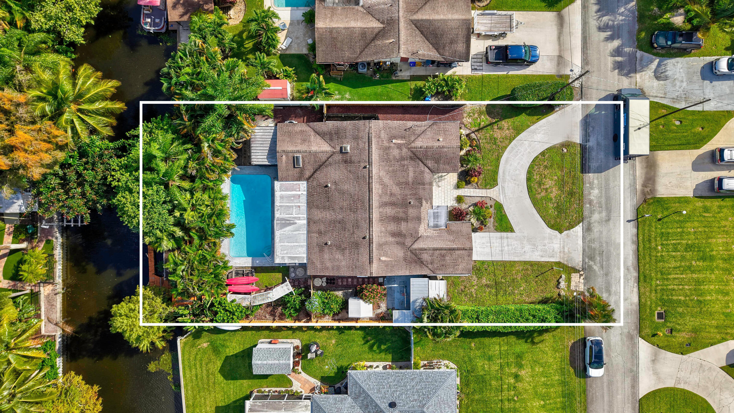 6880 KINGSTON Drive