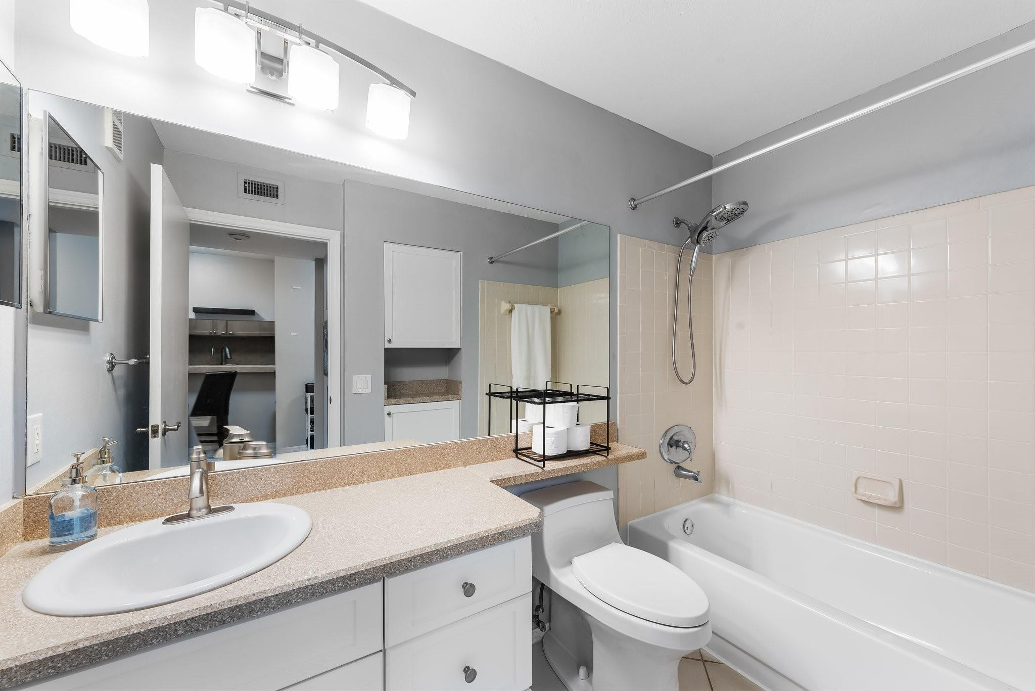 2317 N Congress Avenue 11