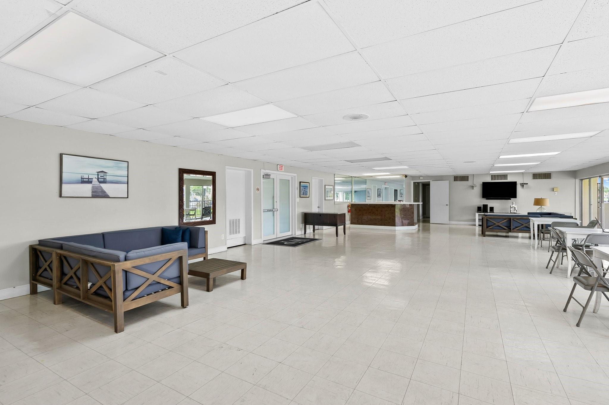 801 S Federal Highway 716