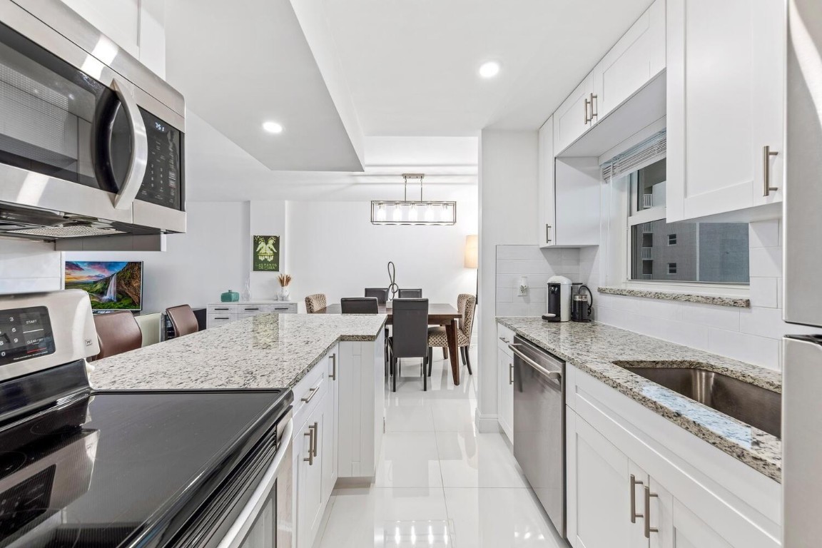 801 S Federal Hwy 906