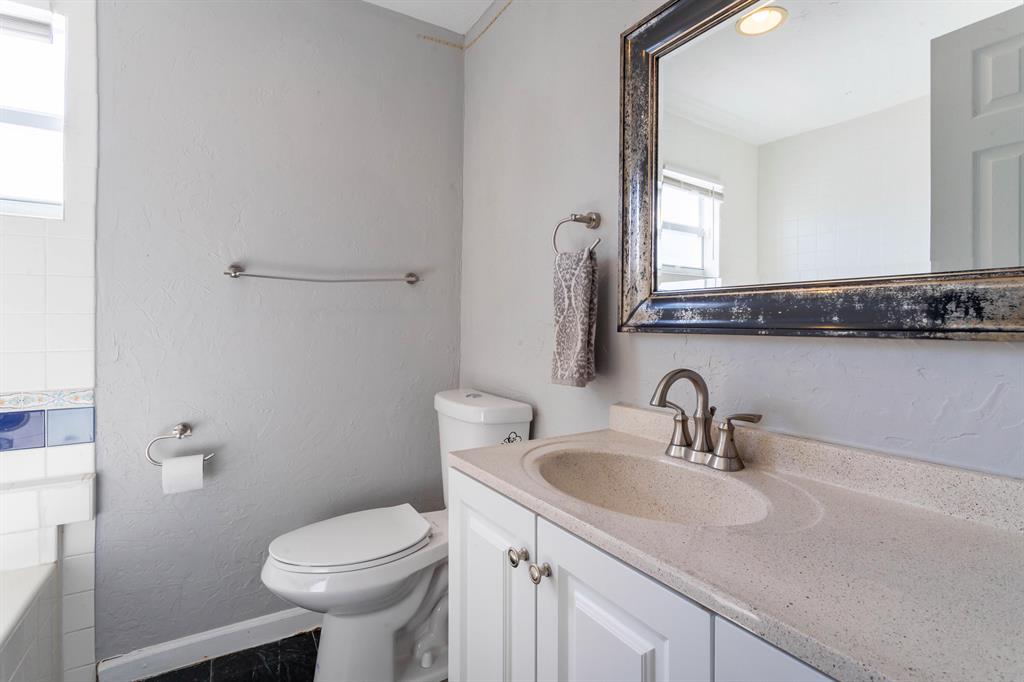 38 SW 8th Avenue
