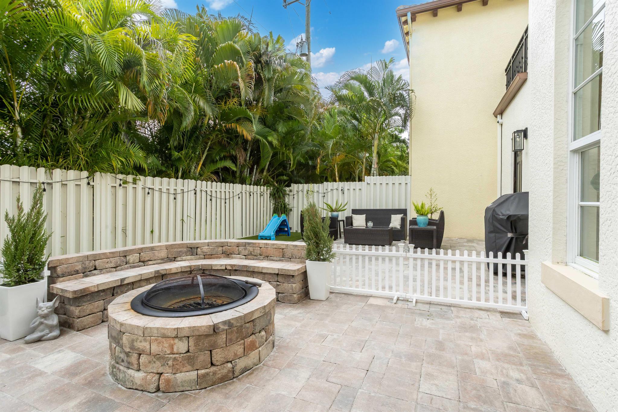 133 Via Poinciana Lane