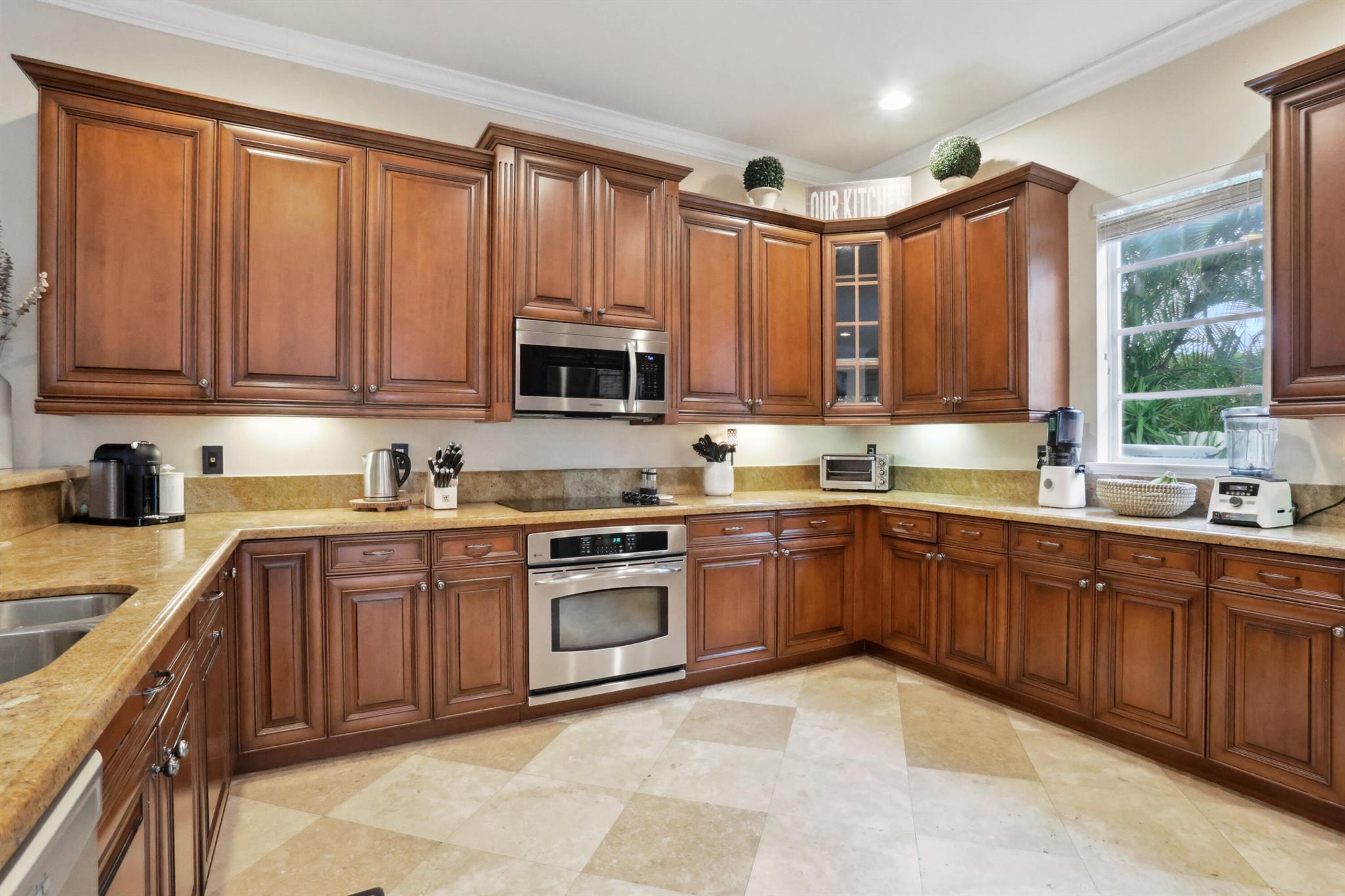 133 Via Poinciana Lane