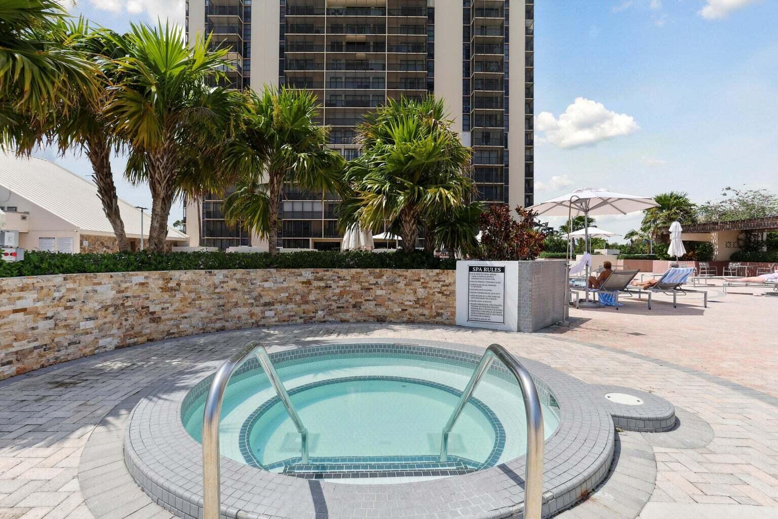 20335 W Country Club Drive Unit: 401