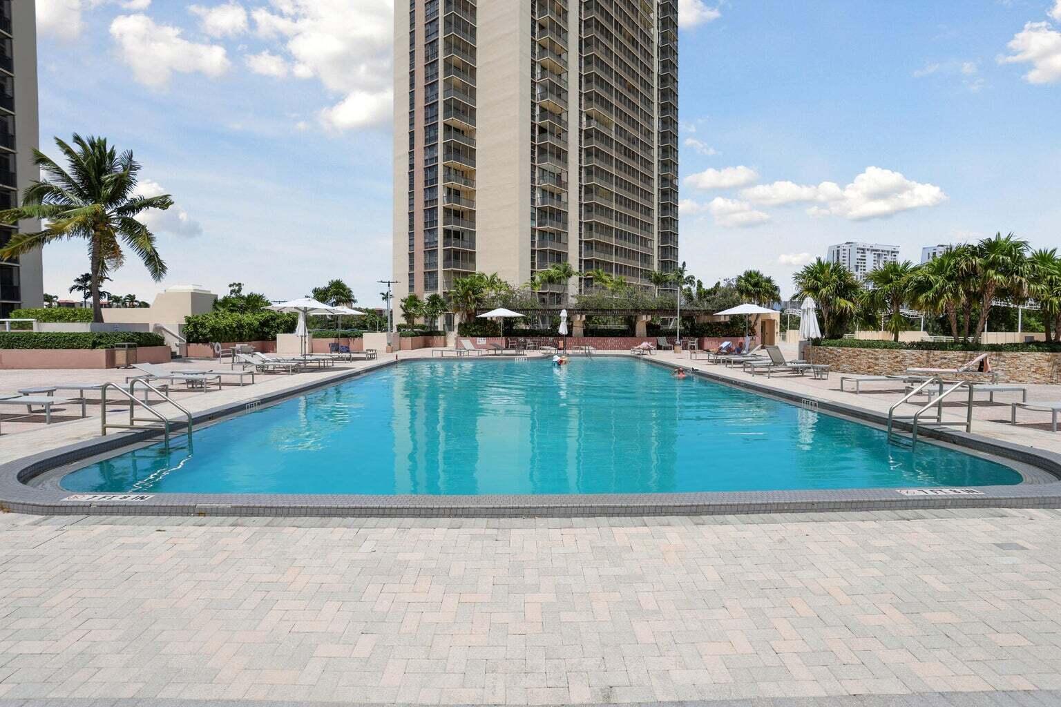20335 W Country Club Drive Unit: 401