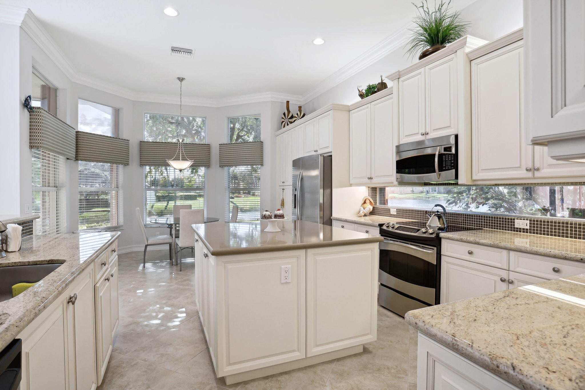 6984 Corning Circle