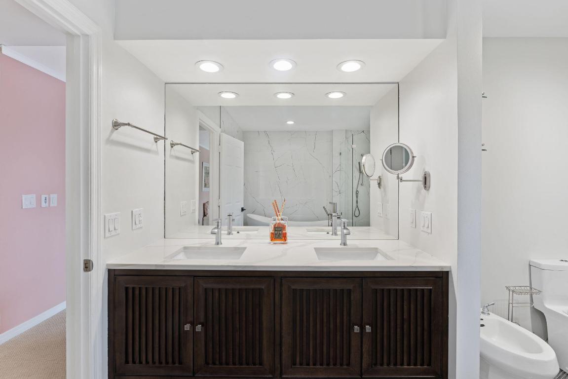 5556 N Ocean Boulevard 6a