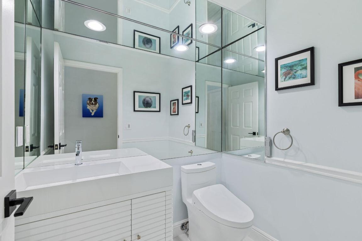 5556 N Ocean Boulevard 6a