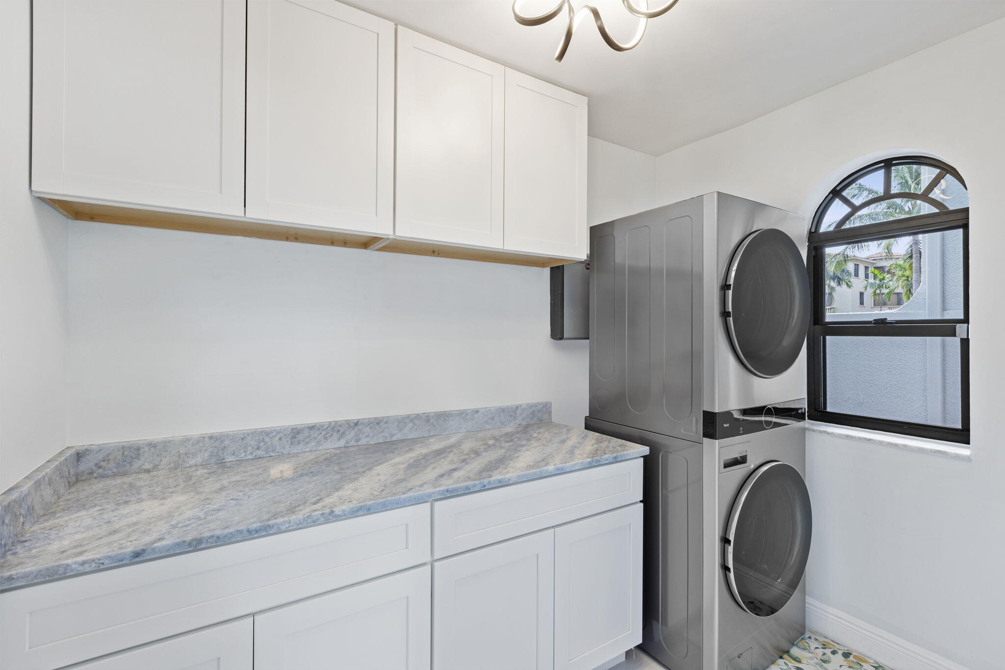 5556 N Ocean Boulevard 6a