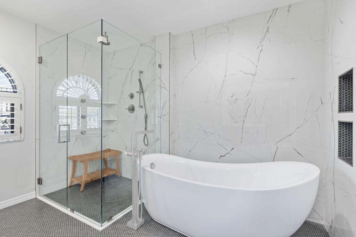 5556 N Ocean Boulevard 6a