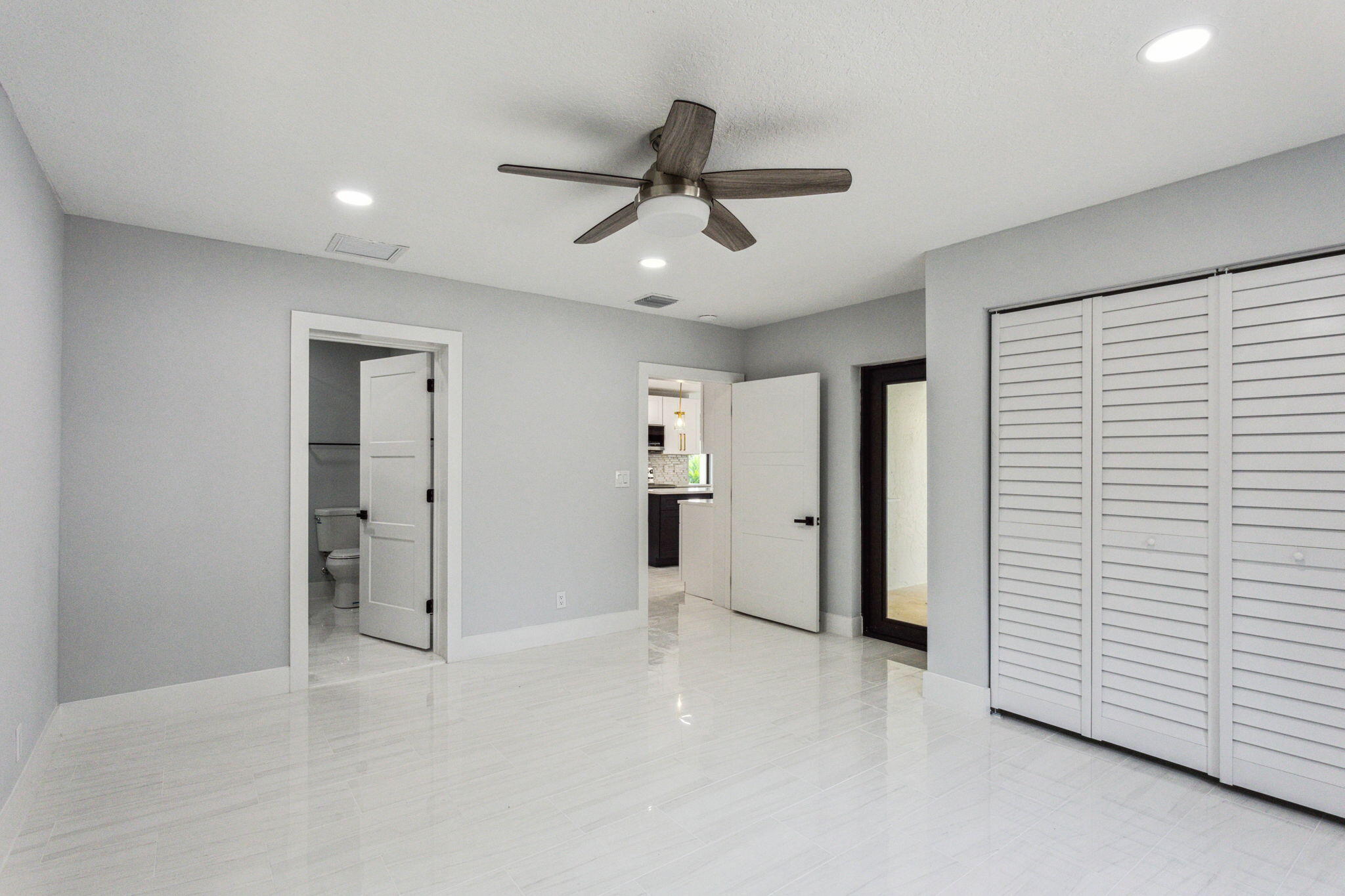 521 Curlew Road