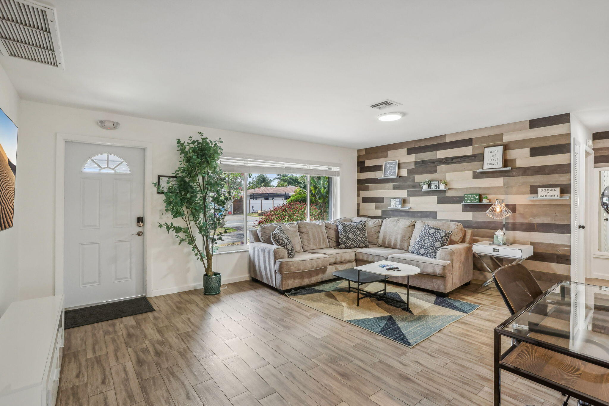 2815 SE 1st Court