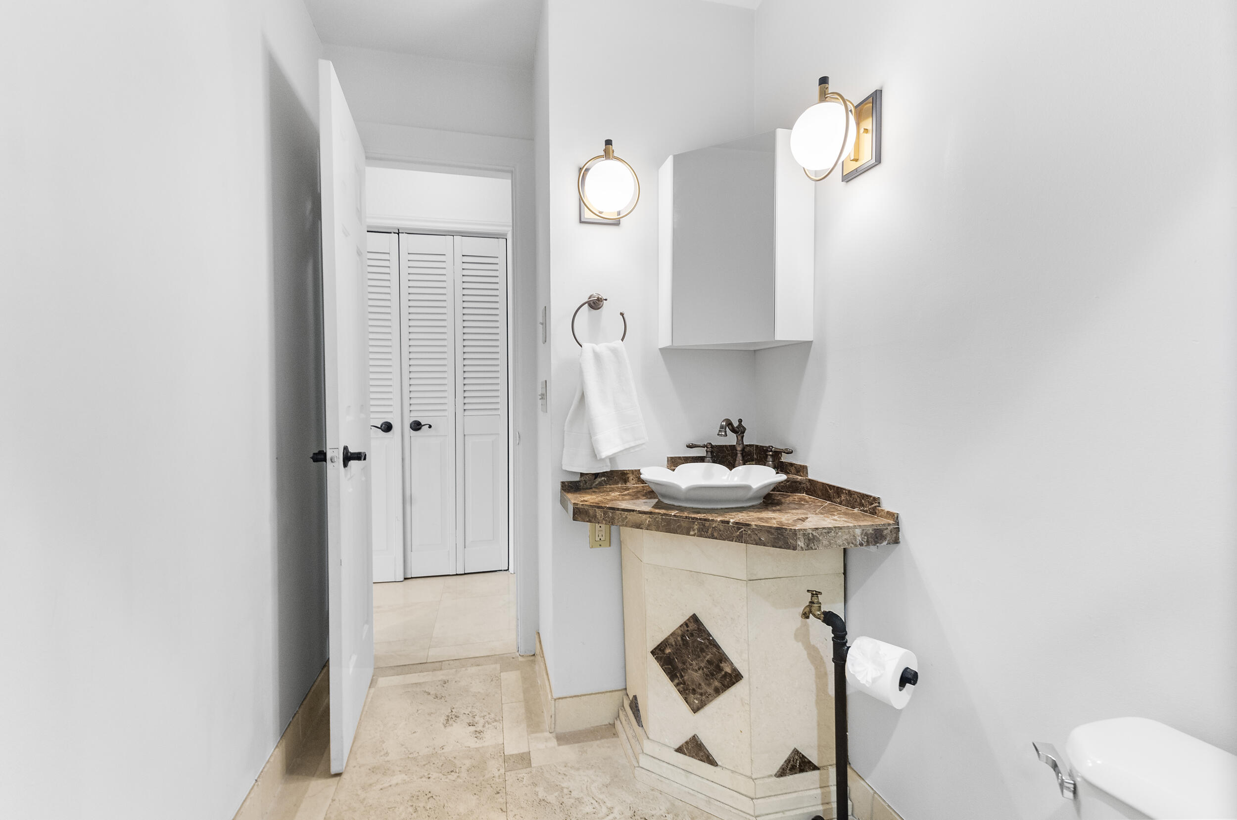 450 NW 14th Avenue