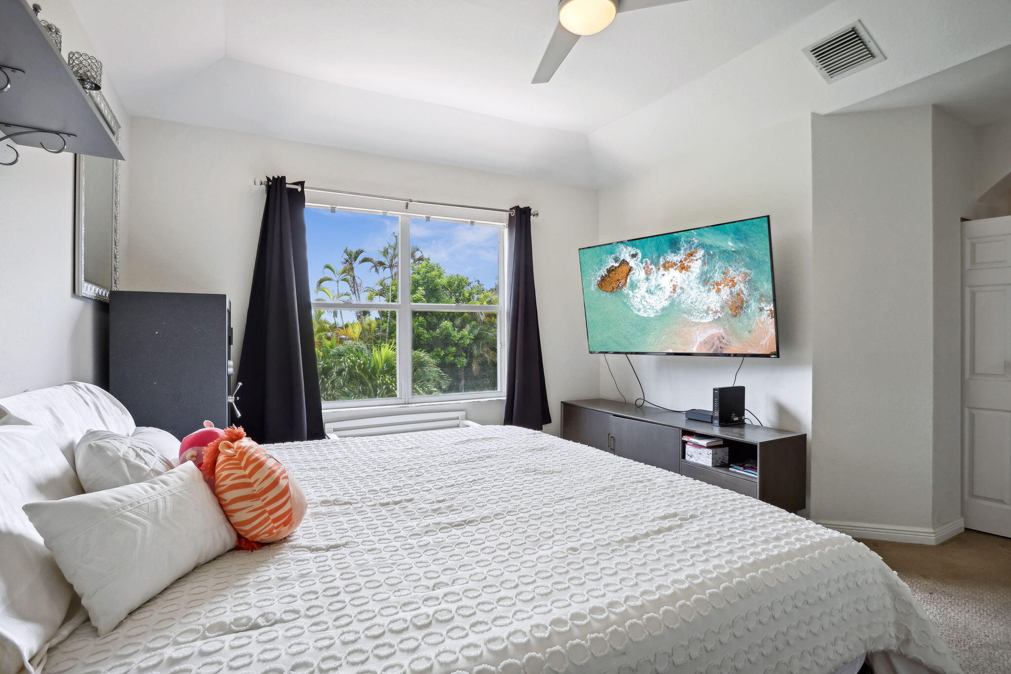 5755 Via De La Plata Circle