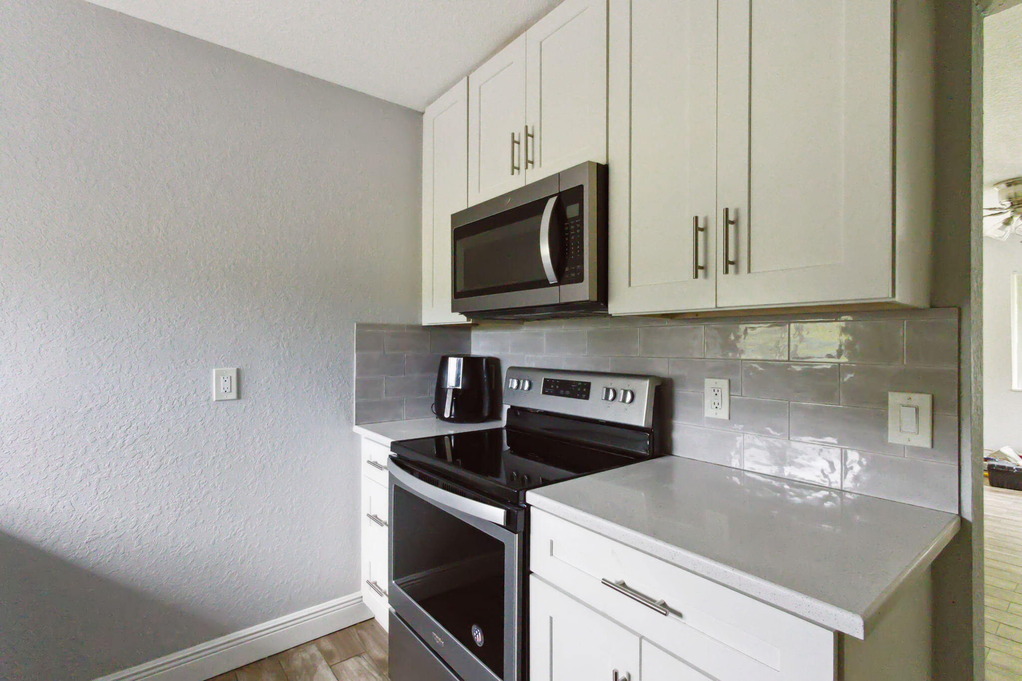 2227 NE 3rd Avenue 1