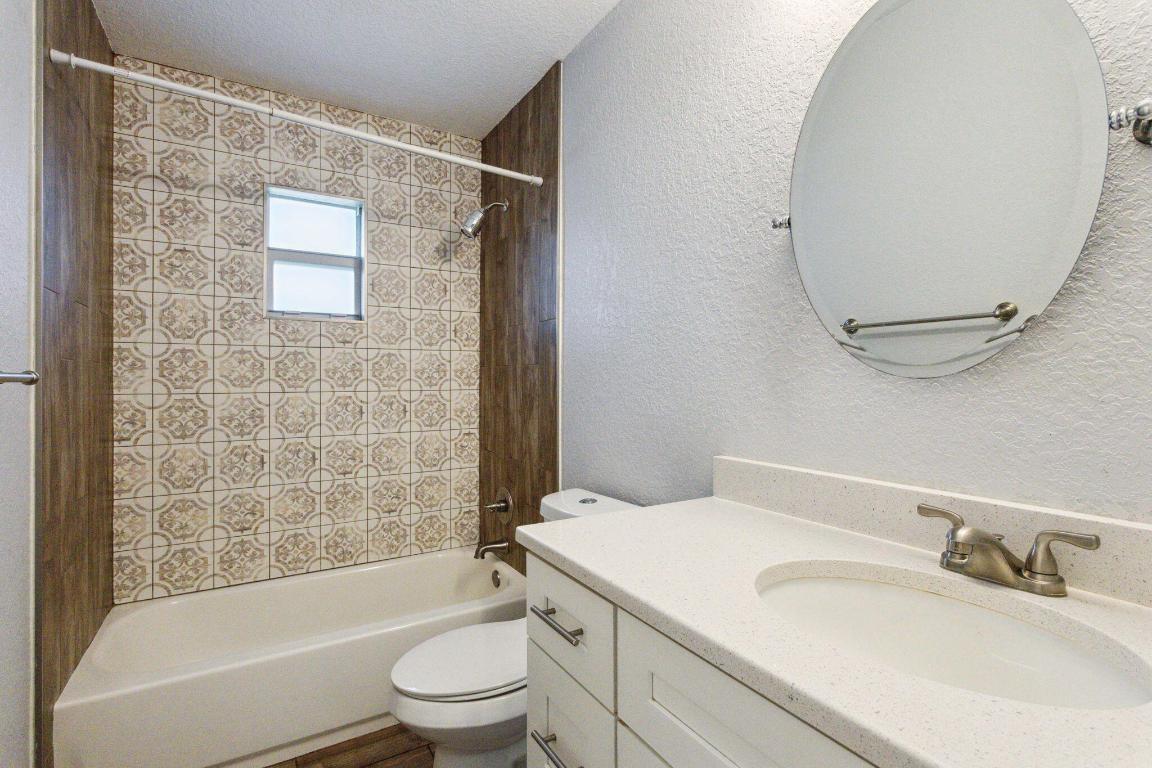 2227 NE 3rd Avenue 2